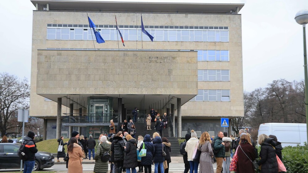 Evakuacija Gradskog poglavarstva u Zagrebu