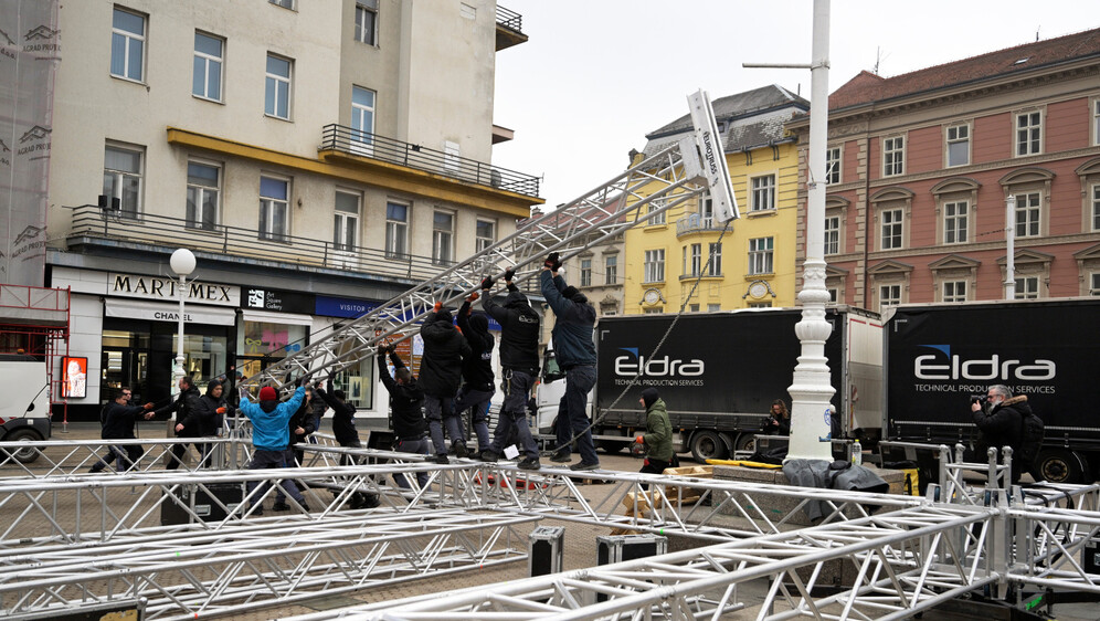 Pripreme na Trgu za doček rukometaša