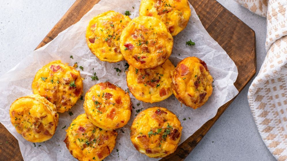 Košarice od jaja, povrća i špeka