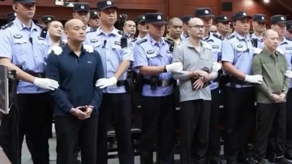 Članovi obitelji Mai na suđenju