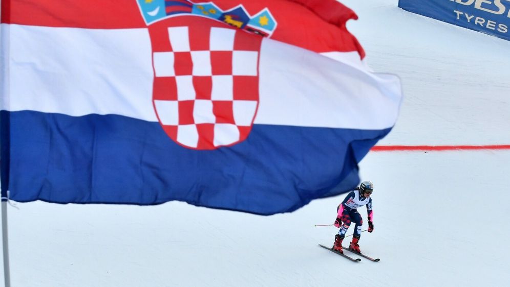 Hrvatska zastava na skijanju (ilustracija)