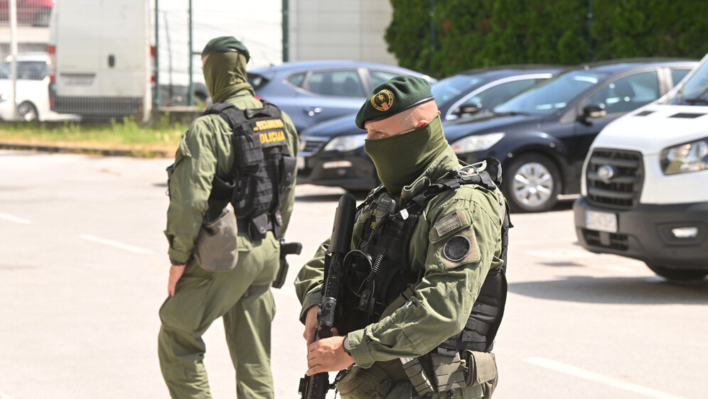 Specijalna policija, ilustracija