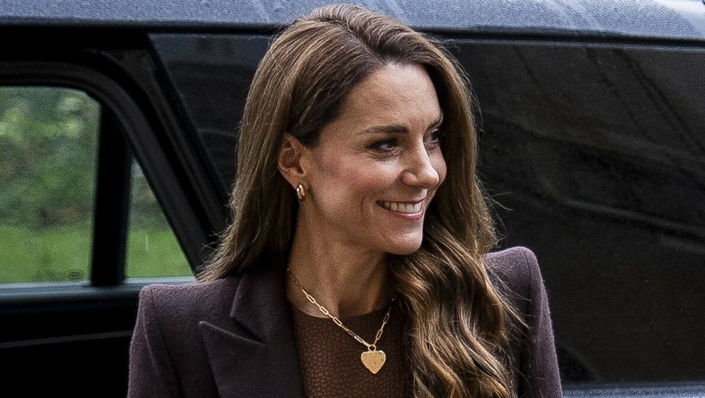 Catherine Middleton u smeđoj haljini Edeline Lee 2026. - 1