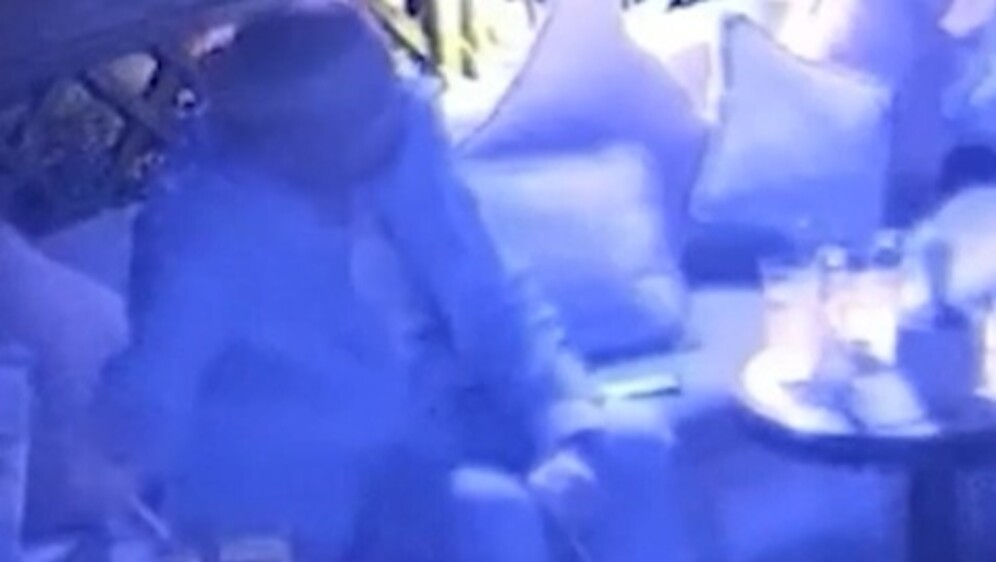 Ugostitelj sipa drogu u piće