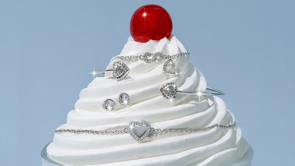 Volimo ga slaviti iako je klišej: Zašto ne možete pogriješiti s ovim komadima nakita za Valentinovo