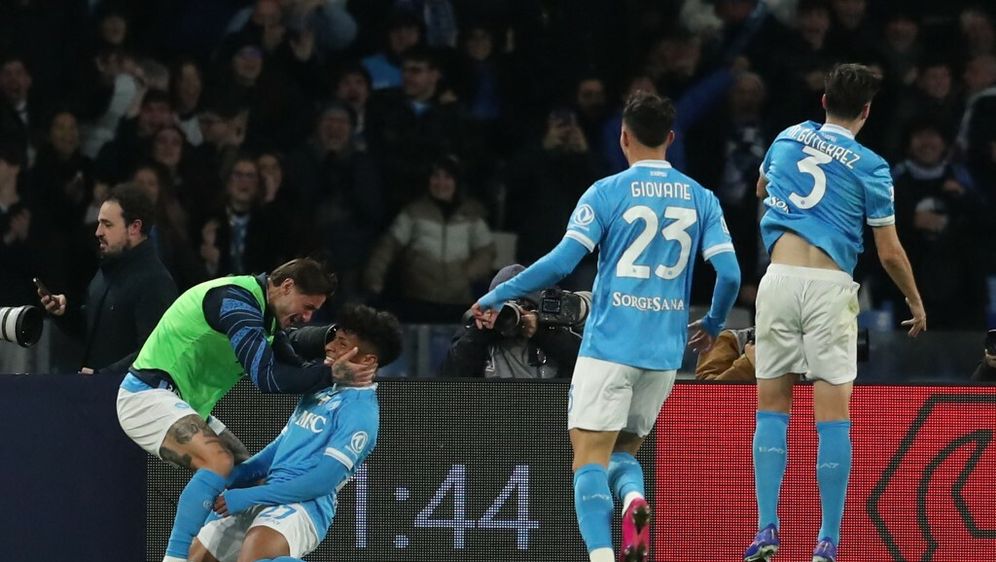 Alisson Santos slavi gol Napolija