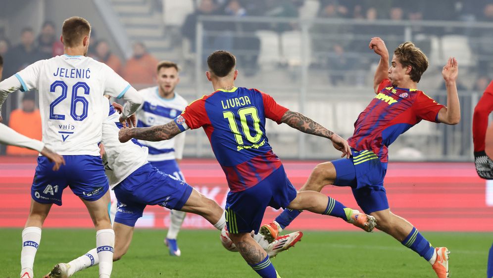 Rokas Pukštas postiže pogodak za 0:2 na Opus Areni