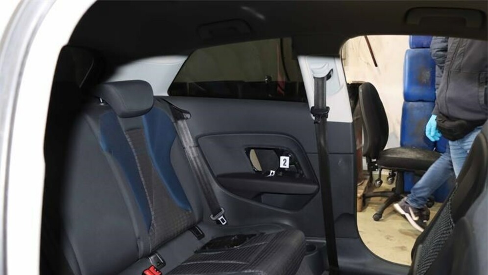 Policija i carina na MCGP Karasovići u vozilu pronašli skriveno pola milijuna eura - 3