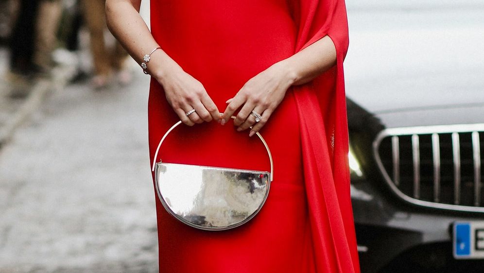 Haljine u jarkoj nijansi crvene boje bit će hit