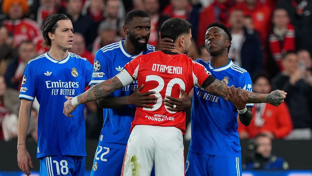 Nicolas Otamendi i Vinicius Jr.
