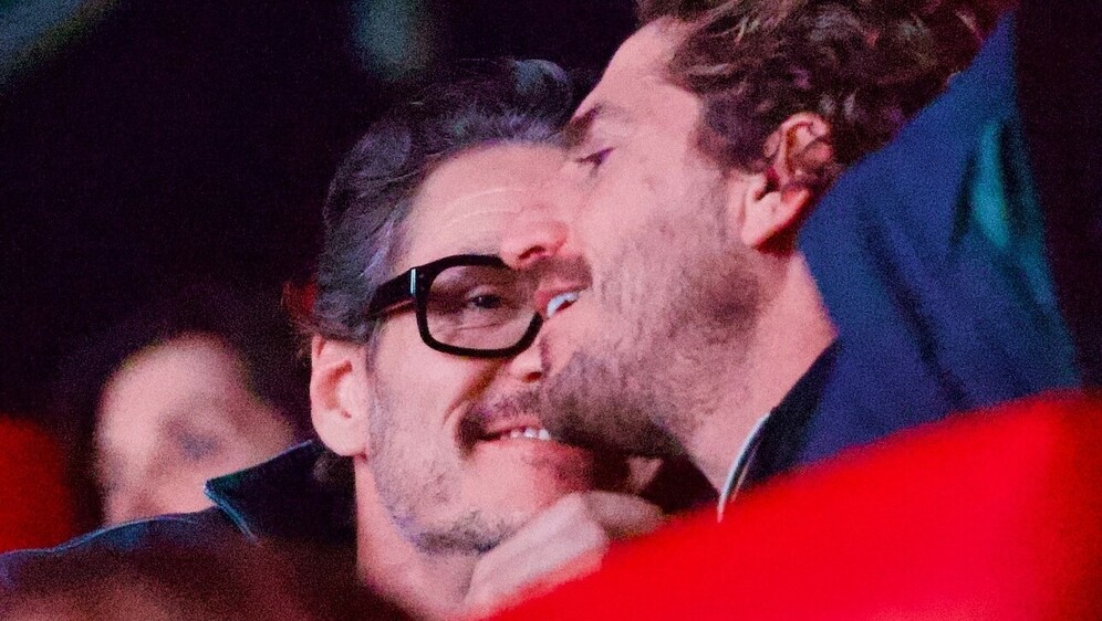 Pedro Pascal, Rafael Olarra