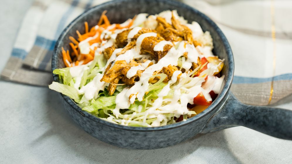 Dimljena trgana piletina