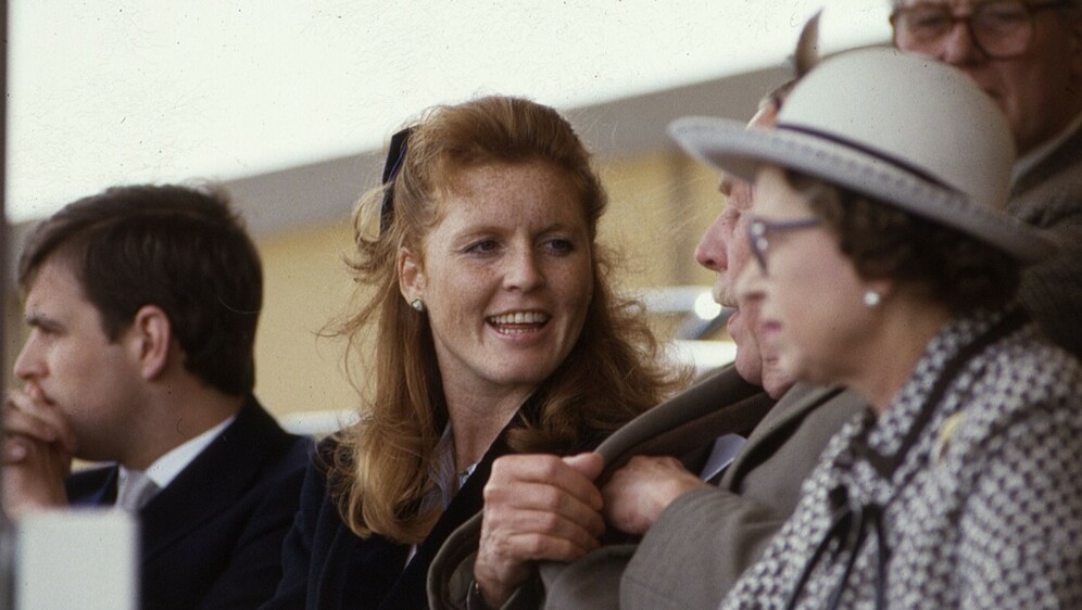 Sarah Ferguson, kraljica Elizabeta