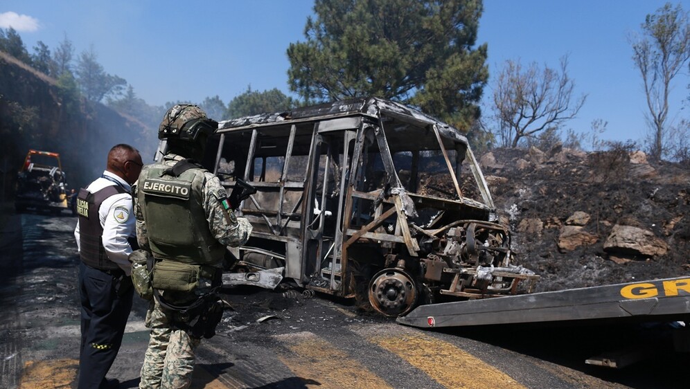 Zapaljeno vozilo nakon smrti vođe kartela El Mencha