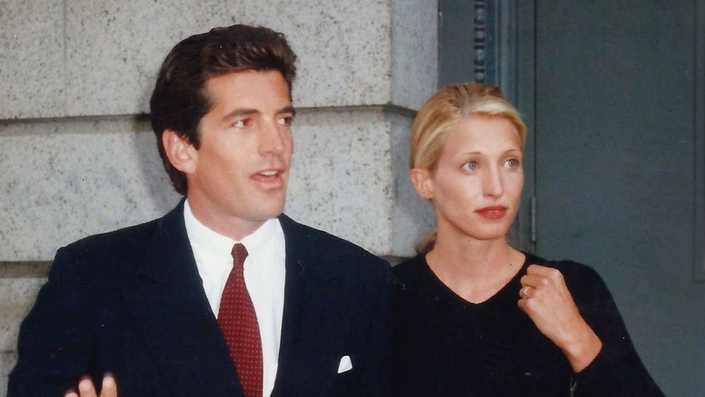 JFK Jr. i Carolyn Bessette 1996. nakon povratka s medenog mjeseca