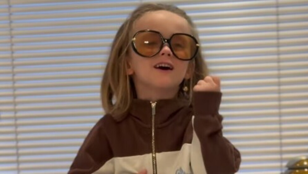 Maja Šuput na Instagramu, Bloom Tatarinov