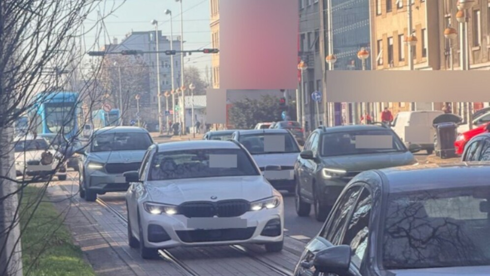 Vožnja žutom trakom