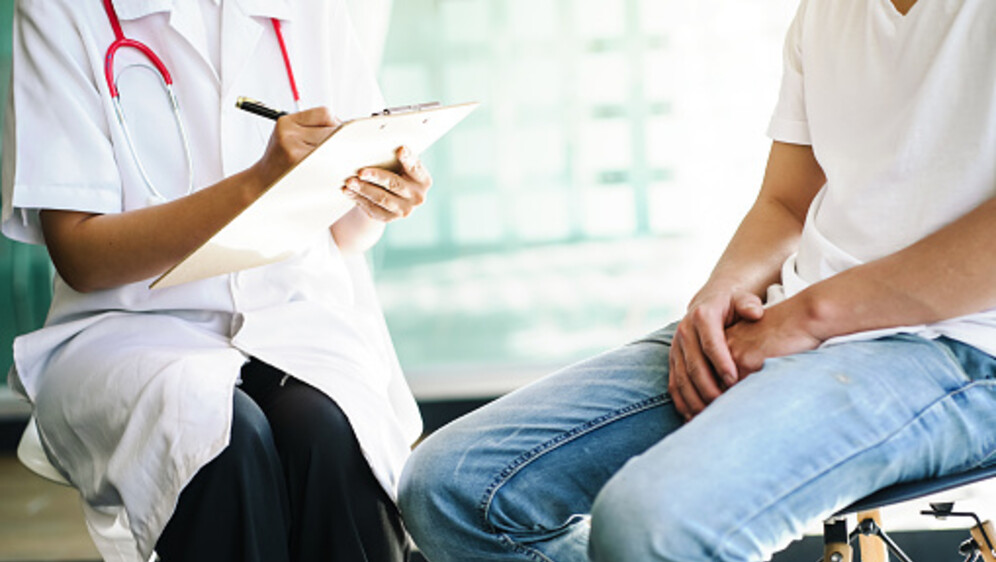 Muškarac kod liječnika, ilustracija