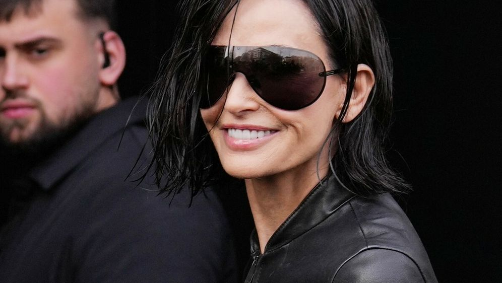 Demi Moore s mokrim bobom na reviji modne kuće Gucci - 6