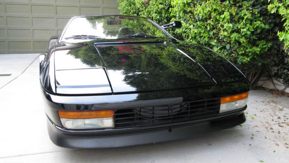 Ferrari u kojem se Michael Jackson vozio 13 sekundi, prodan na Ebay-u