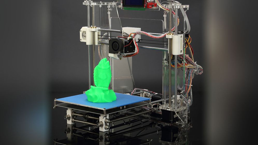 Ovo je prilično jeftin 3D printer za vaš radni stol