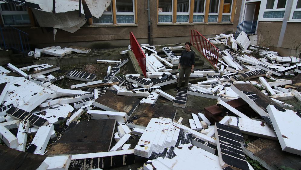 Odletio je krov škole u Njemačkoj (Foto: AFP)