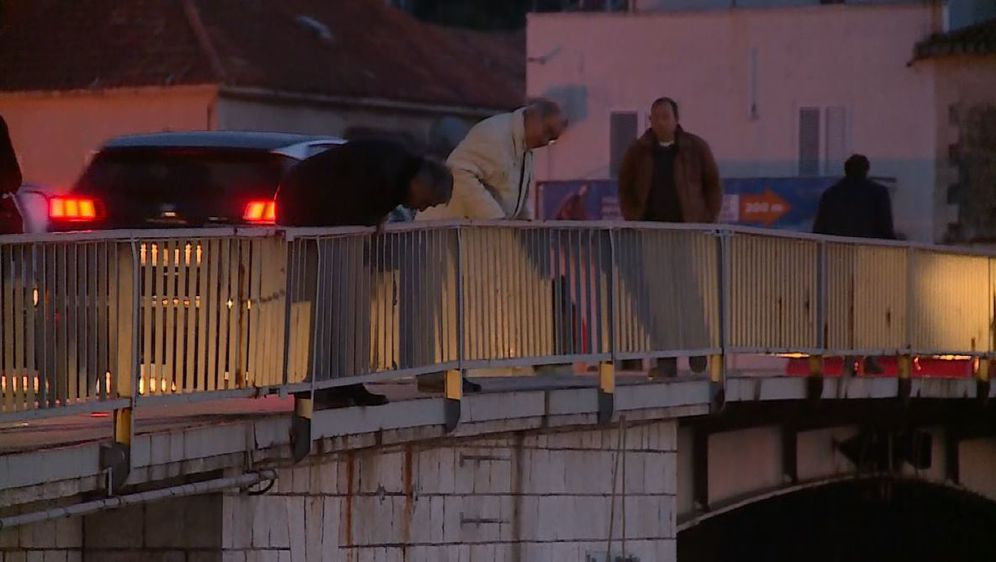 Napuknuće Čiovskog mosta uzrokovalo kaos (Foto: Dnevnik.hr) - 2