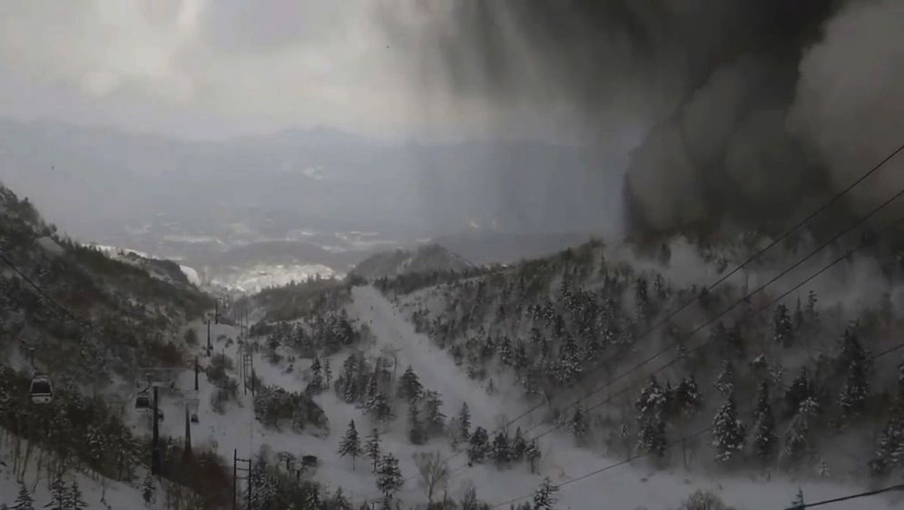 Erupcija vulkana u Japanu (Foto: AFP)