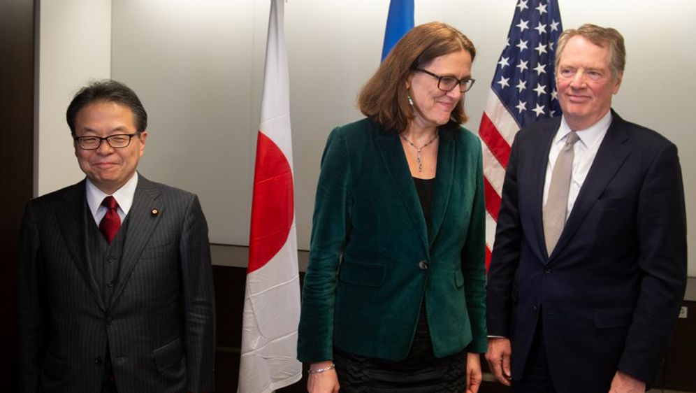 Japanski ministar gospodarstva Hiroshige Seko, povjerencia EU za trgovinu Cecilia Malmstrom i američki predstavnik za trgovinu Robert Lighthizer (Foto: AFP)