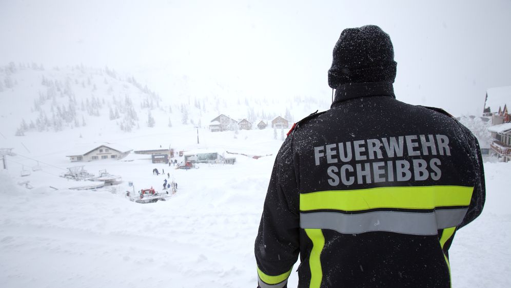 Snijeg je zatrpao Austriju (Foto: AFP) - 6