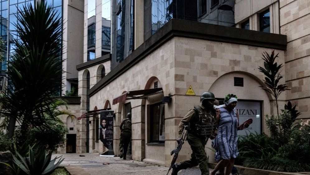 U napadu u Nairobiju ubijeno je najmanje 15 ljudi (Foto: AFP) - 16