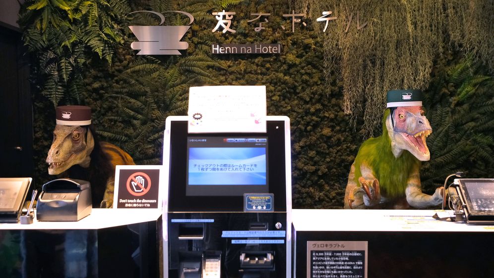 Henn-na hotel s robotima (Foto: AFP)