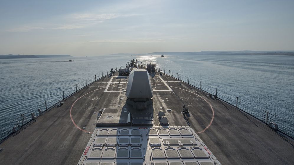 US Destroyer u Crnom moru (Foto: AFP)