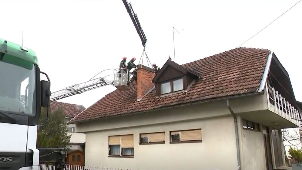 Vatrogasci saniraju štetu nakon potresa u Banovini - 1