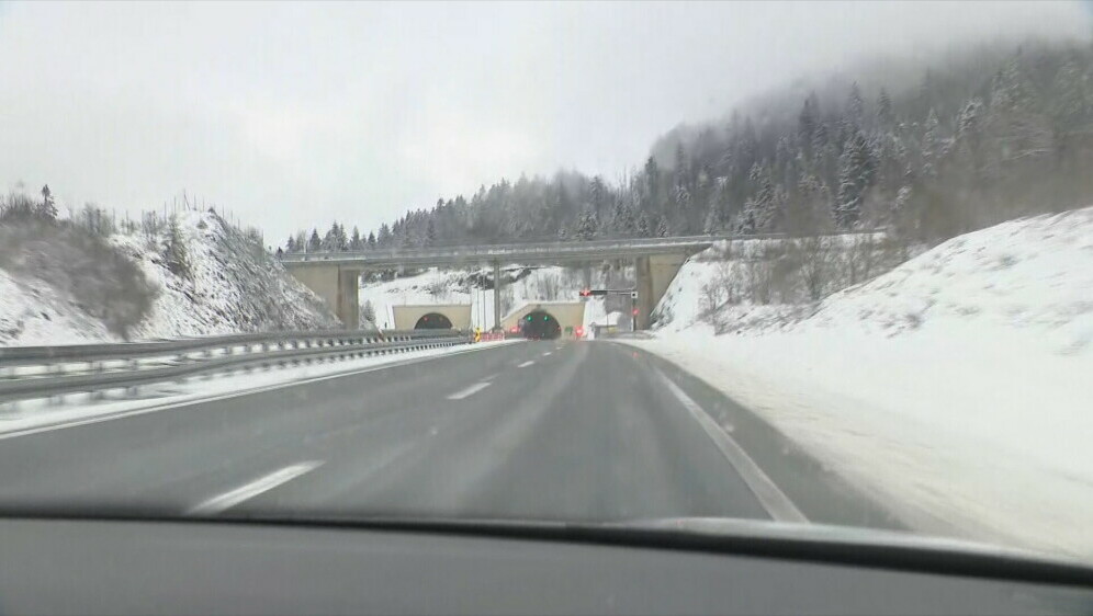 Snijeg zabijelio i ceste - 1