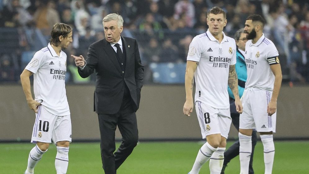 Luka Modrić, Toni Kroos, Karim Benzema i Carlo Ancelotti