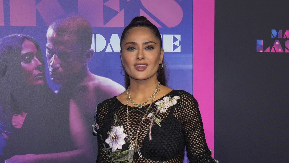 Salma Hayek u mrežastoj haljini modne kuće Gucci