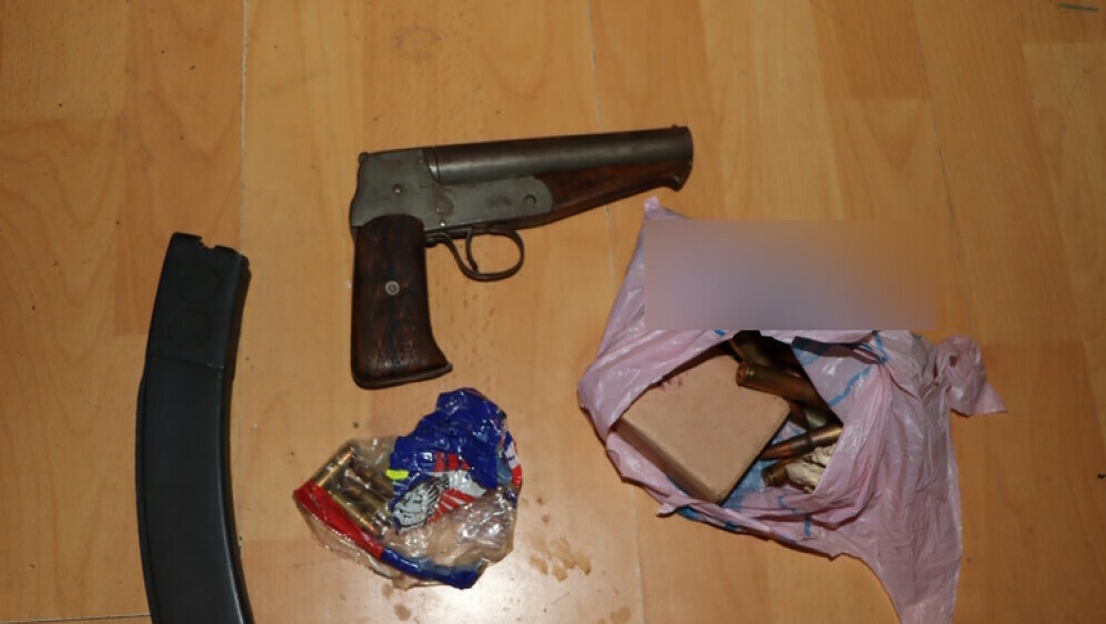 Policija u kući pronašla razno oružje i streljivo