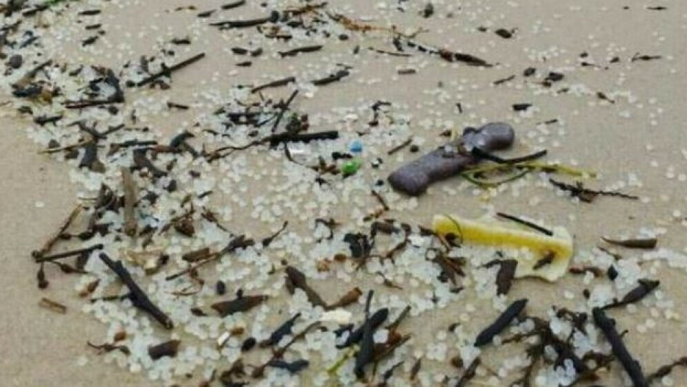 Milijuni plastičnih peleta naplavili španjolske obale