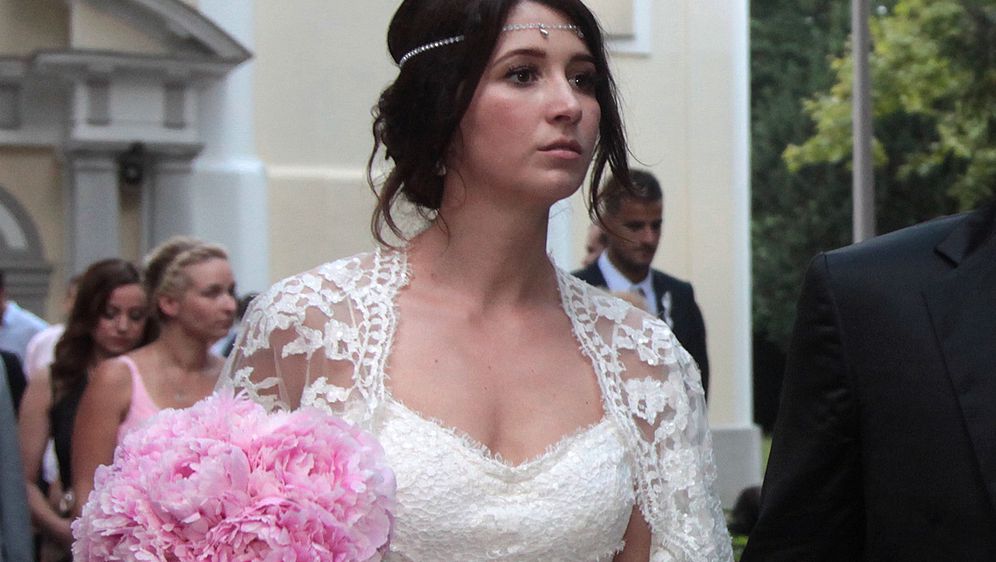 Ina Štrlek na vjenčanju s rukometašem Manuelom Štrlekom nosila je vjenčanicu modne kuće Vesna Sposa