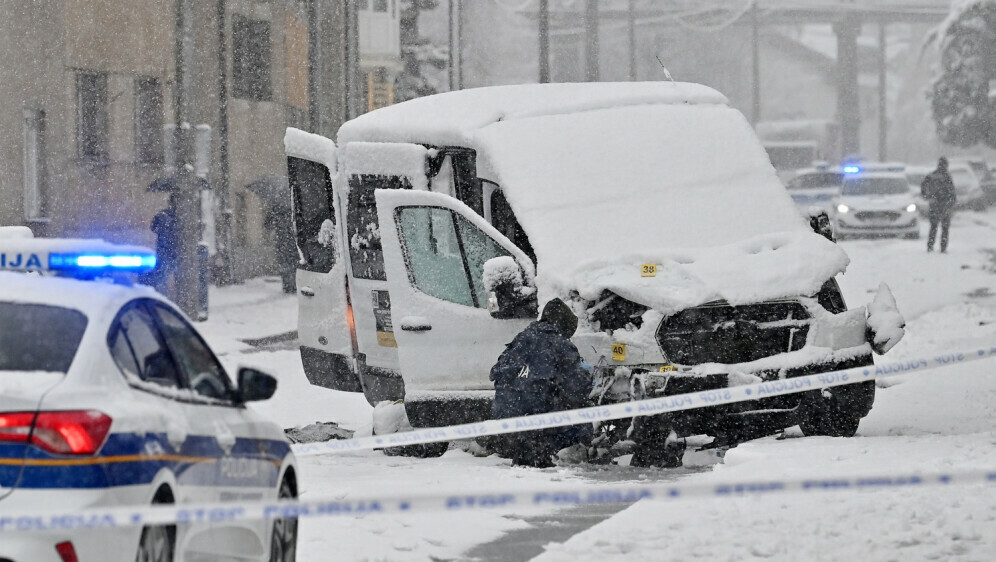 Kombi s migrantima sudario se s policijskim vozilom na Kustošiji - 1