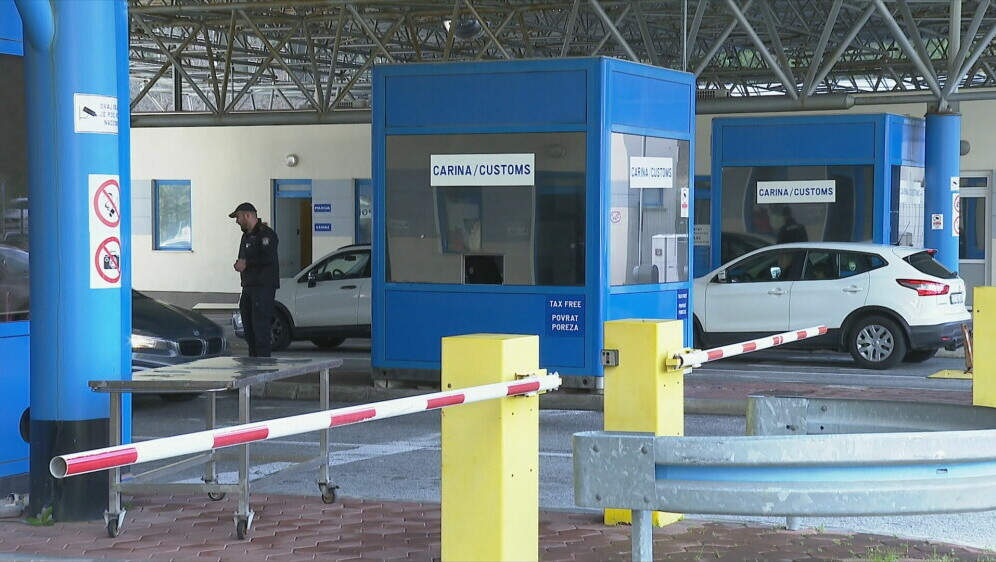 Gužva na graničnom prijelazu s Crnom Gorom - 4