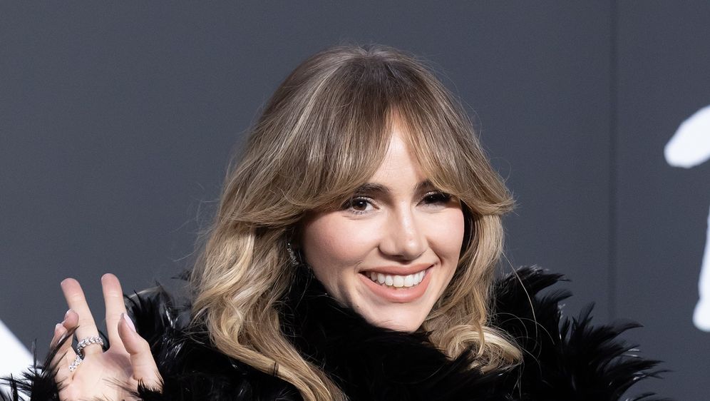 Suki Waterhouse