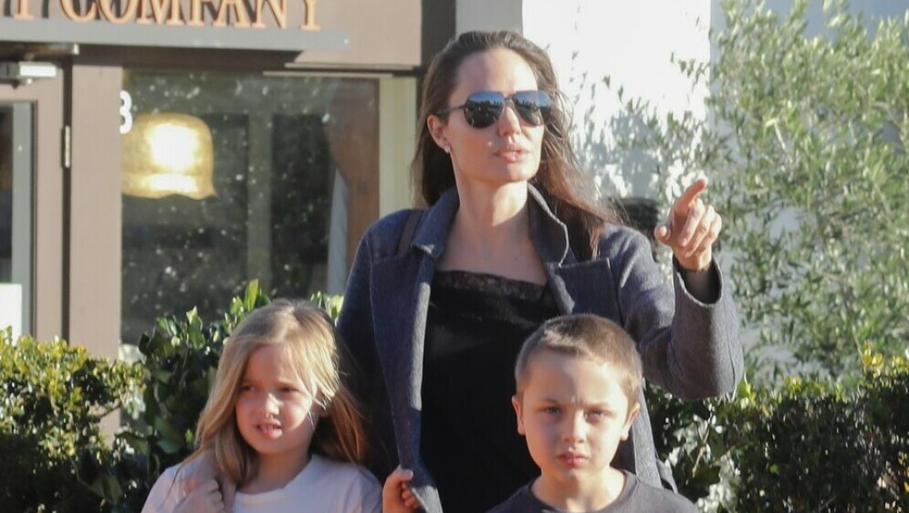 Angelina Jolie s djecom Vivienne i Knoxom