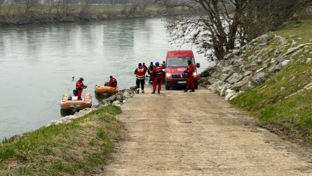 Potraga za djevojčicom u rijeci Savi