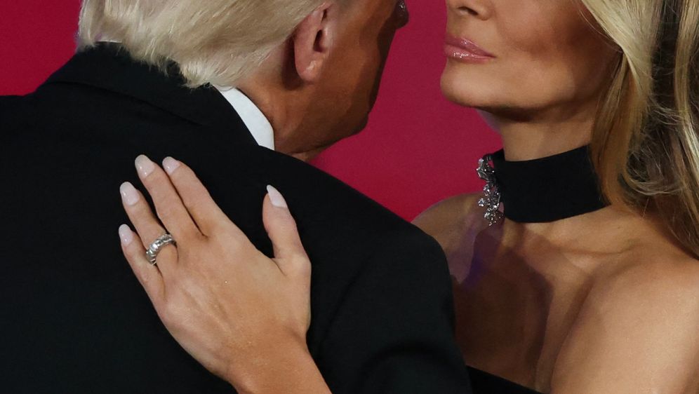 Melania Trump nosi glazirane nokte