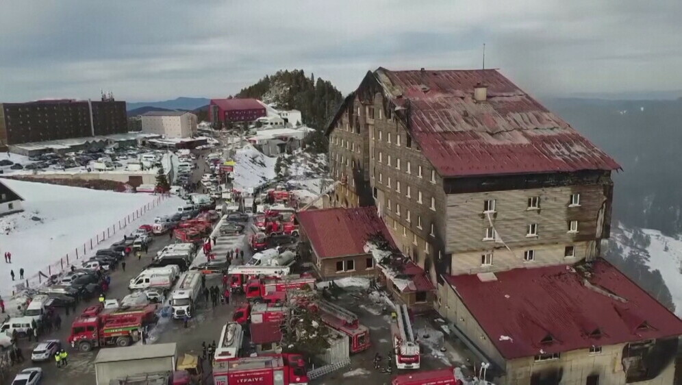 Požar u hotelu na skijalištu u Turskoj - 1