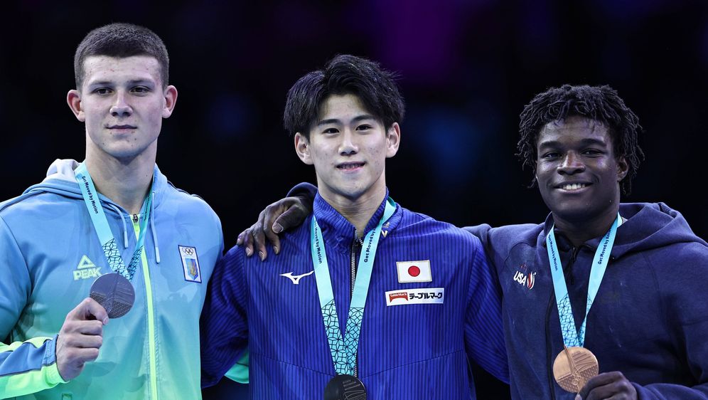 Ilia Kovtun (lijevo)