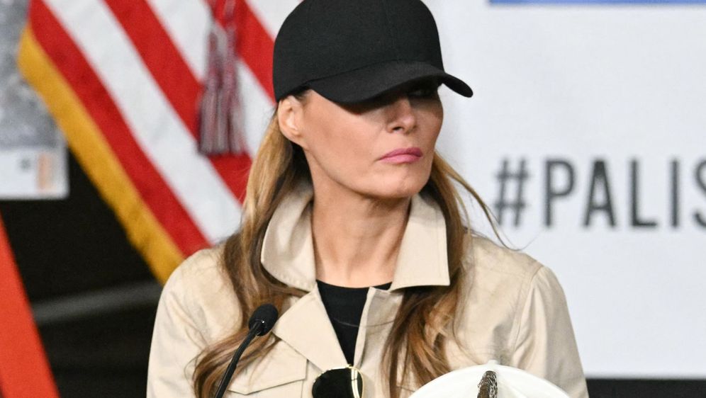 Melania Trump u Los Angelesu s kapom