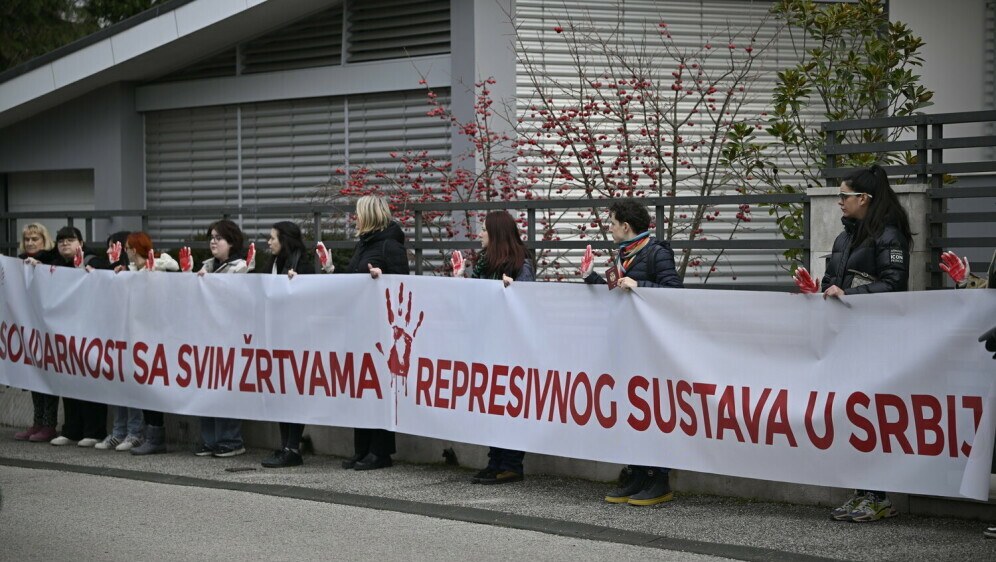 Akcija solidarnosti sa žrtvama represije ispred srpskog veleposlanstva - 18